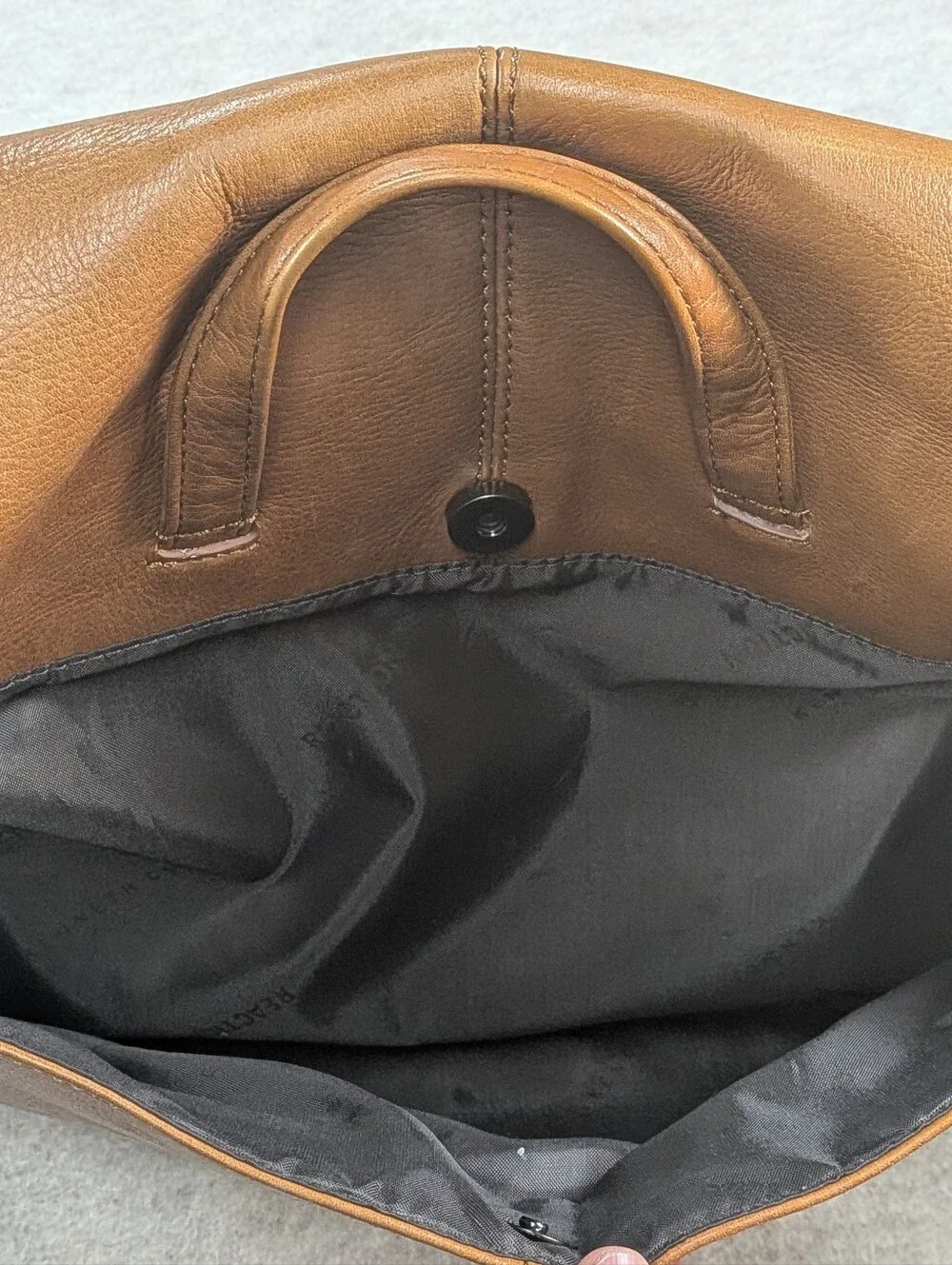Kenneth Cole Leather Messenger Bag Briefcase Natural Tan Crossbody Work Laptop